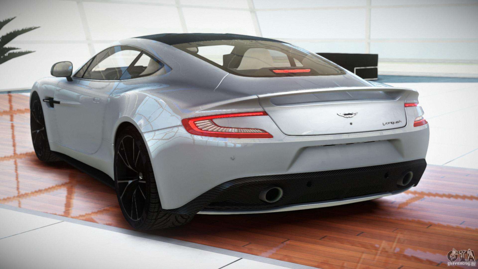 Aston Martin Vanquish розовый