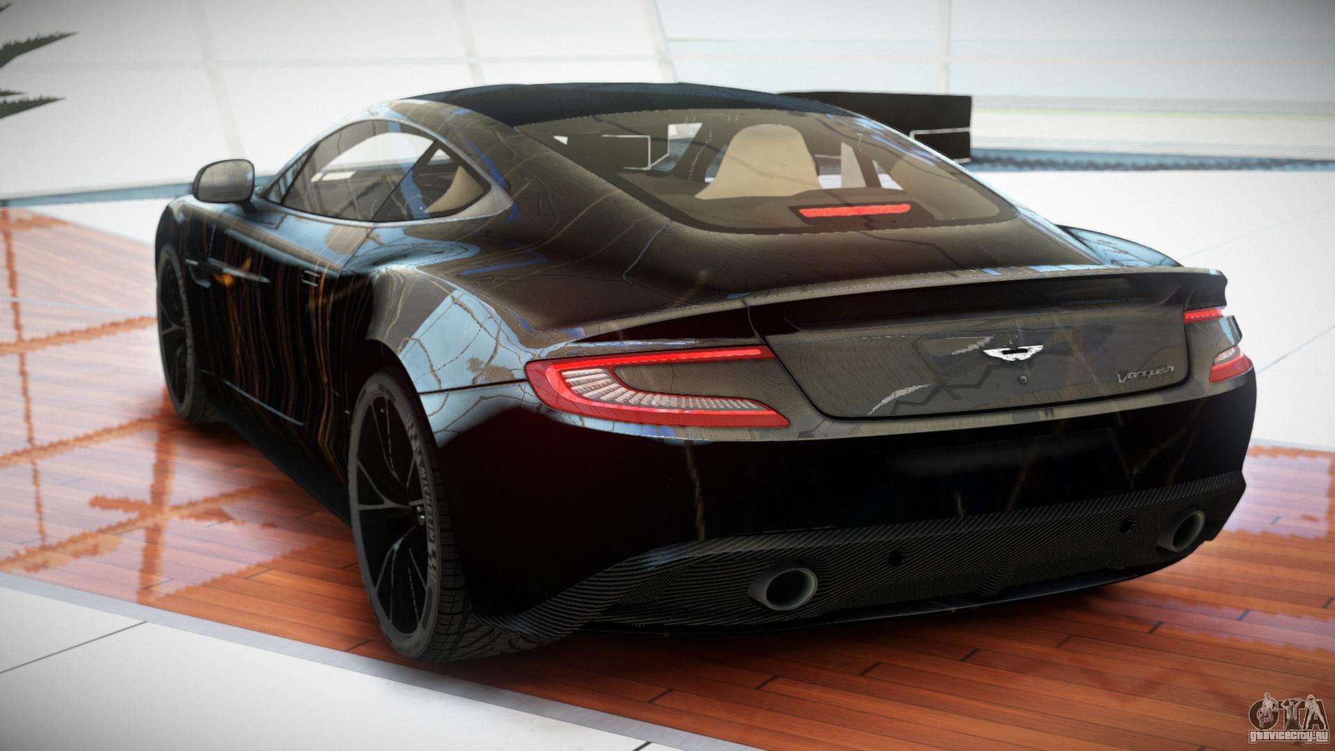 Aston Martin Vanquish розовый